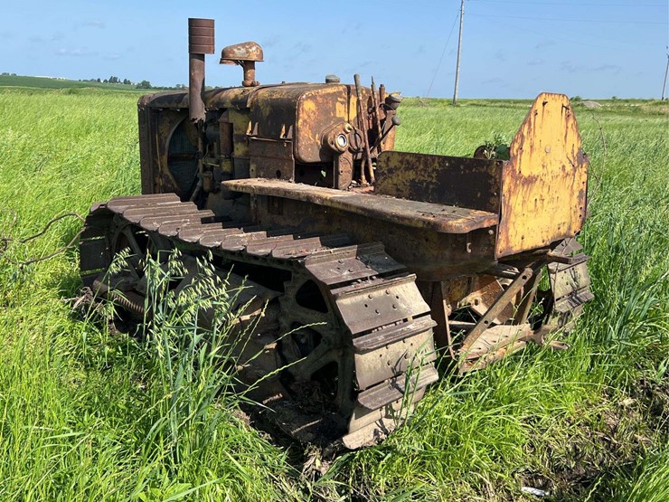 caterpillar-twenty-two-image-3