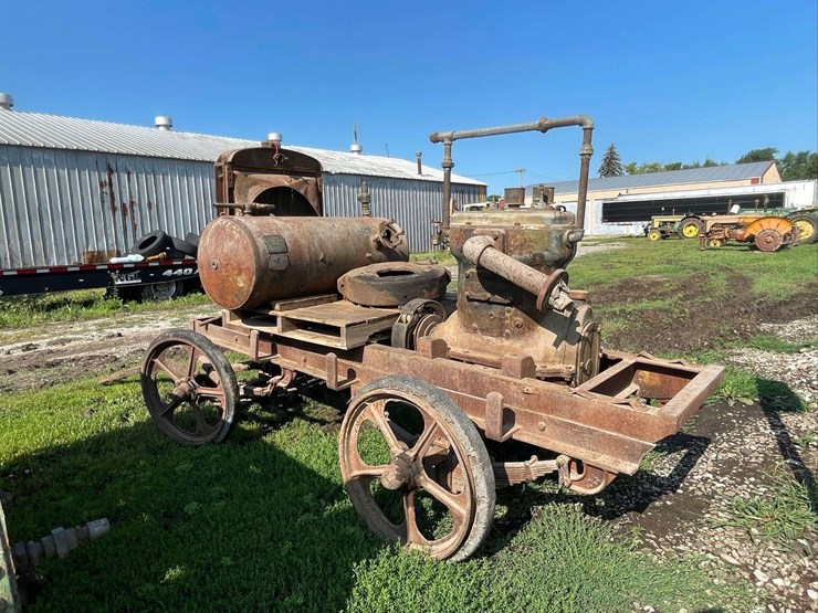 worthington-air-compressor-unit-on-highway-cart-image-3