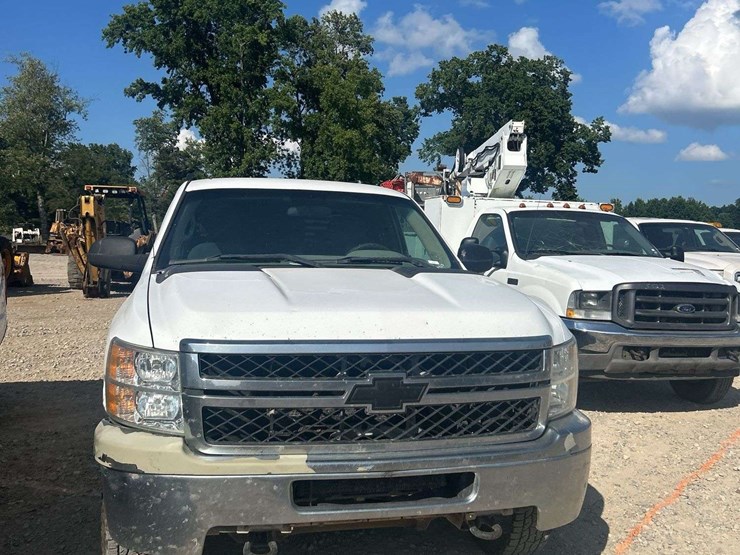 2011-chevy-2500-ext-cab-4x4-pickup-image-6