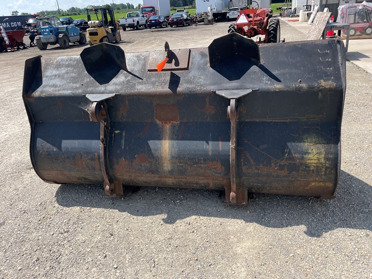 #6282-•-95"-loader-bucket-image-5