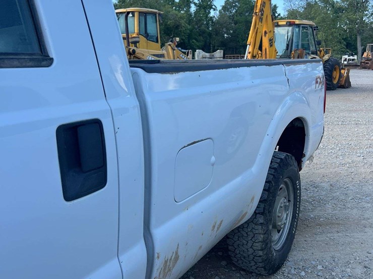 2012-ford-f250-xl-image-13