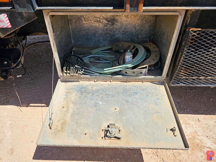 2003-international-durastar-4300-image-10