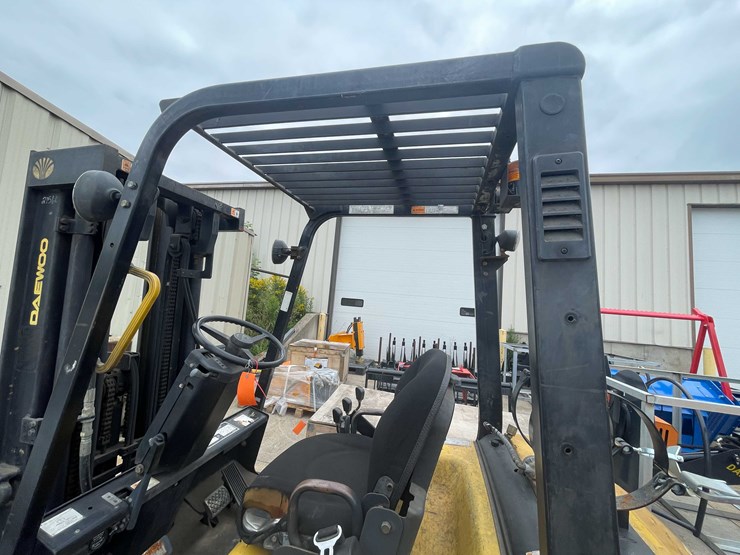 #1365-•-daewoo-5000-lb.-capacity-forklift-(o2)-image-31