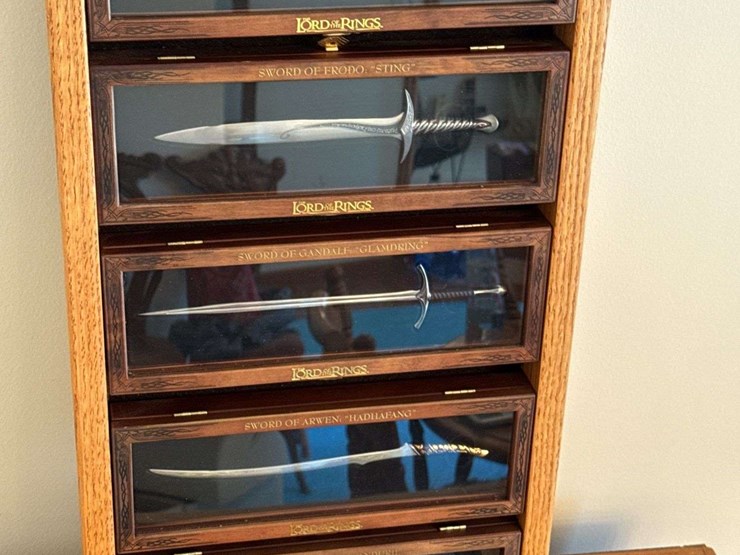 lord-of-the-rings-sword-collection-image-2