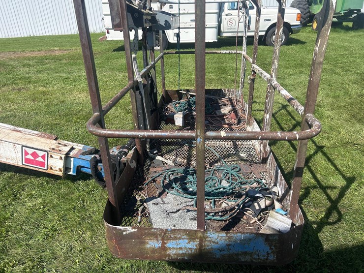 marklift-ch44c-manlift-image-10