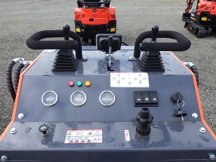 2025-tpm-t460-skid-steer-tracked-loader-image-12