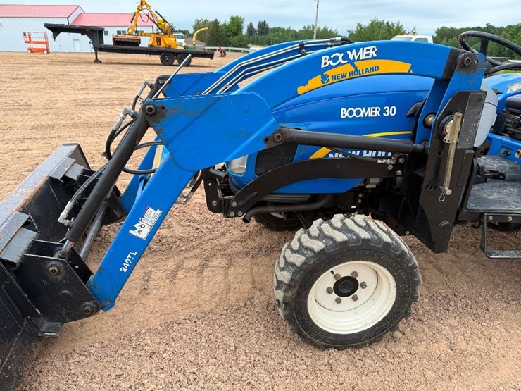 2010-new-holland-boomer-30-image-17