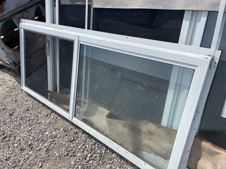 #5596-•-(2)-storm-windows-image-4