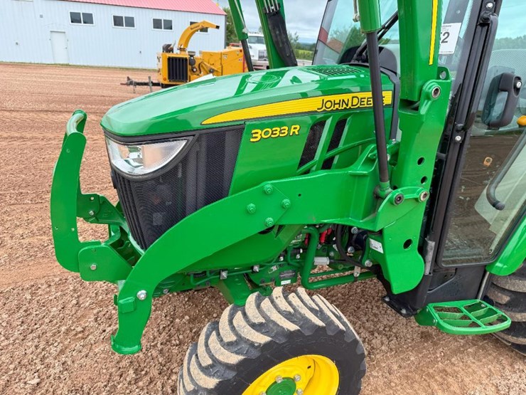 2020-john-deere-3033r-image-24
