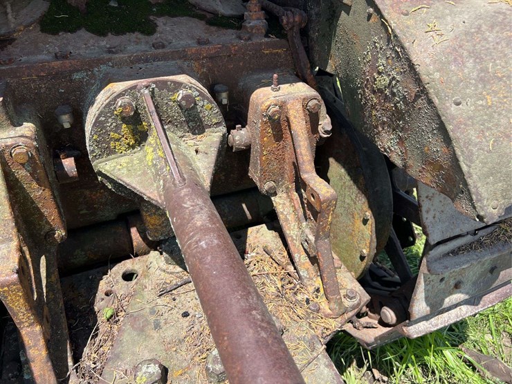 caterpillar-thirty-image-33