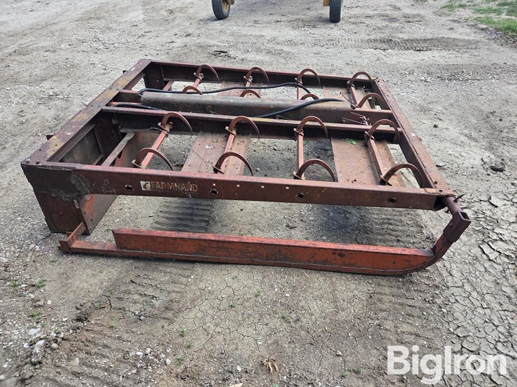 farmhand-hydraulic-square-bale-fork-image-8