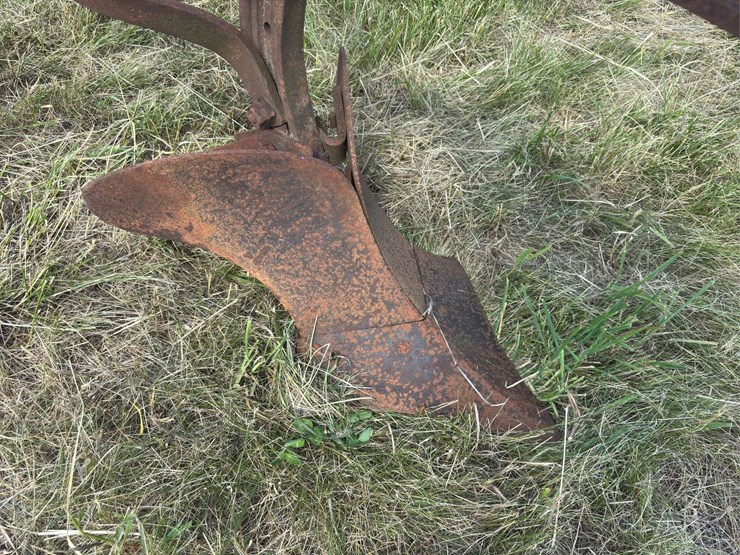 horse-drawn-potato-plow-image-9