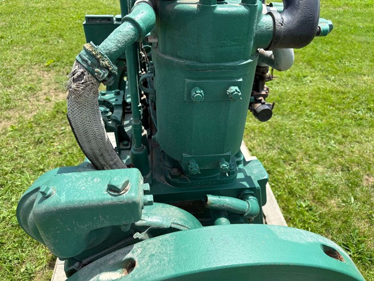 holt-4-cylinder-engine.-image-16
