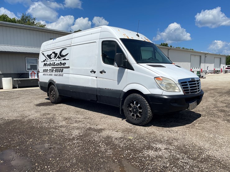 #6276-•-2010-freightliner-diesel-sprinter-van-(has-wi-title)-image-3