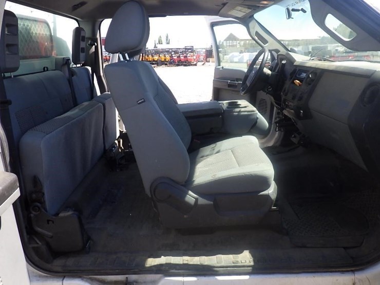 2013-ford-f550-image-18