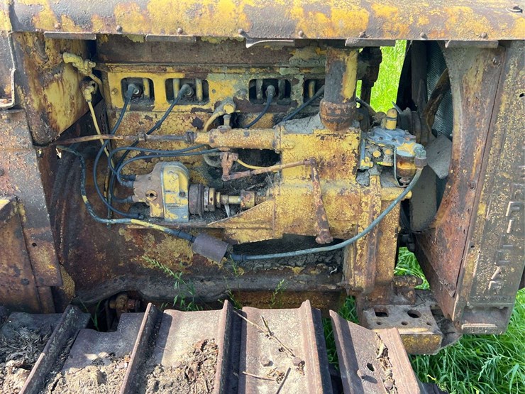caterpillar-twenty-two-image-14