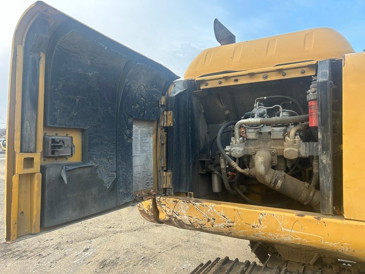 2003-deere-200c-lc-image-30