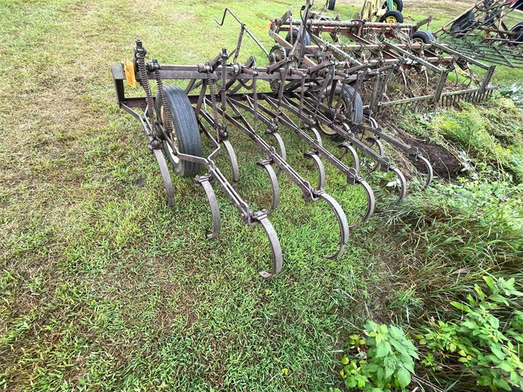 #7452-•-pull-behind-field-cultivator-image-20