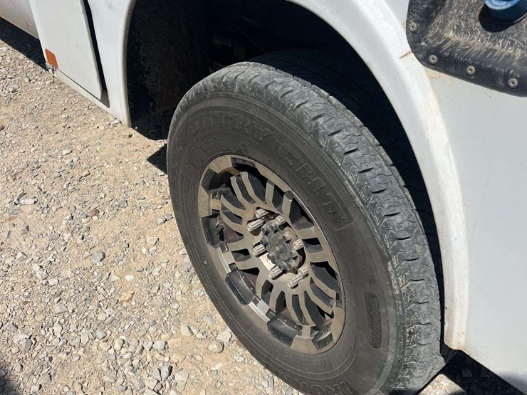 ford-f350-xl-image-24