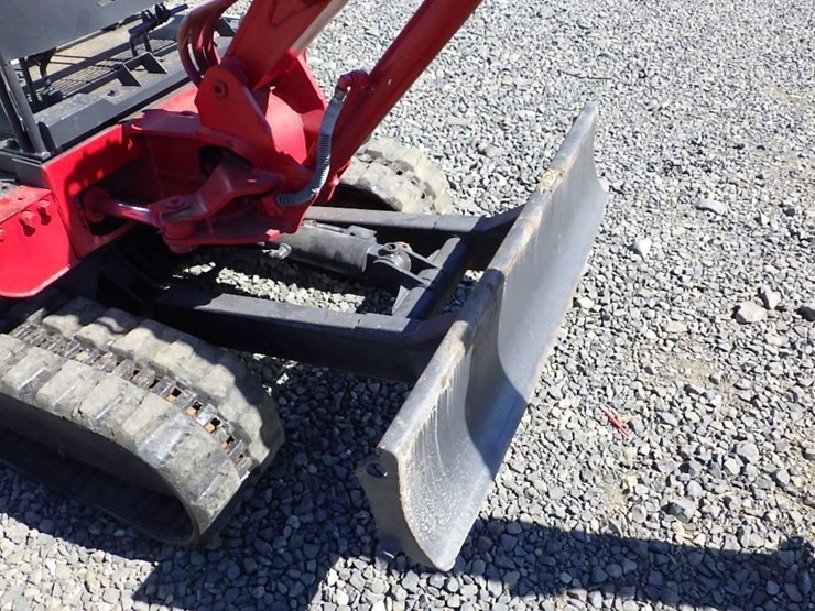 takeuchi-tb020-image-13