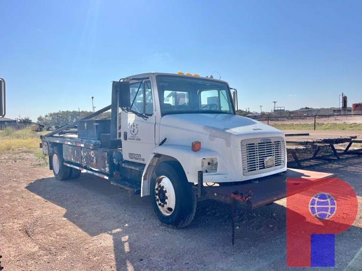 2001-freightliner-fl70-image-2