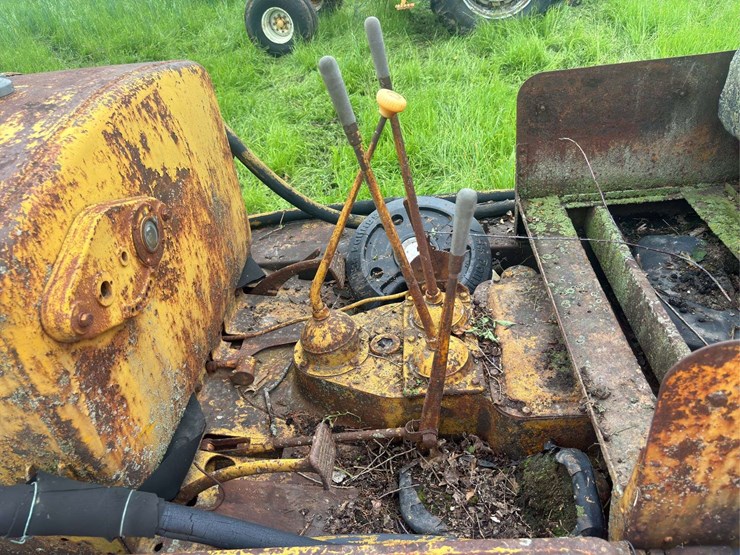 caterpillar-r5-crawler-and-blade-image-34