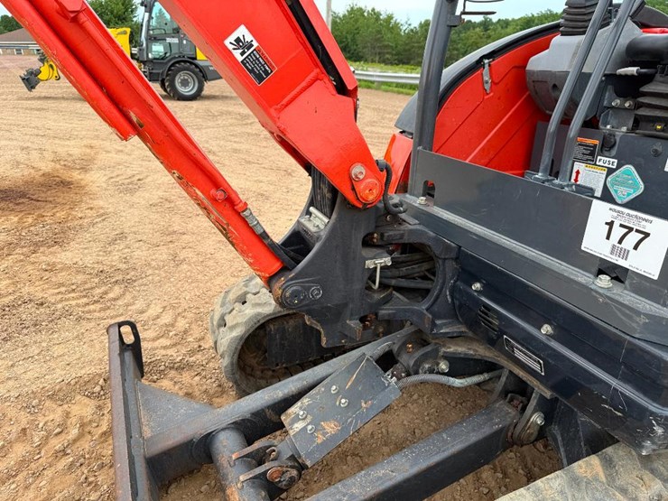 2021-kubota-kx71-3-image-36