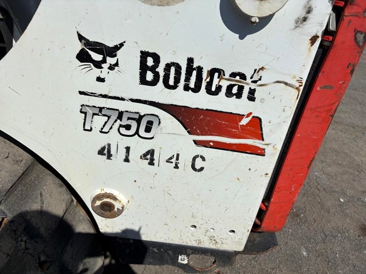 2017-bobcat-t750-image-8