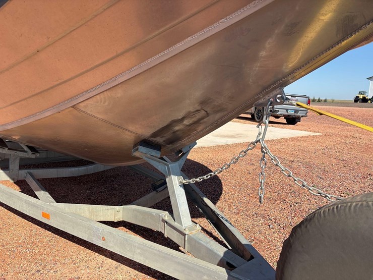 custom-weld-white-water-special-boat-image-17