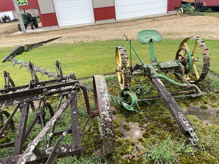 #7491-•-antique-john-deere-mower-image-3