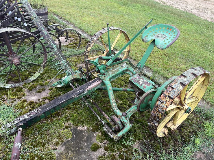 #7491-•-antique-john-deere-mower-image-1