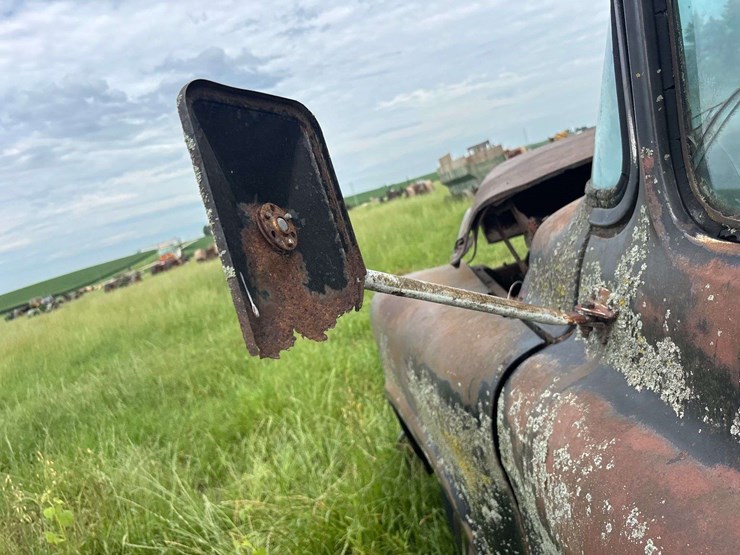 chevy-400-truck-with-minneapolis-moline-corn-sheller-image-59