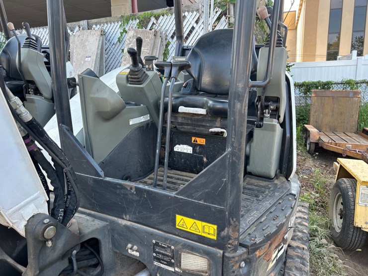 2020-bobcat-e35-image-10