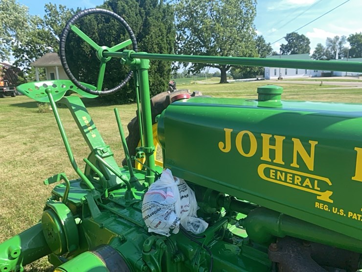 john-deere-b-image-11