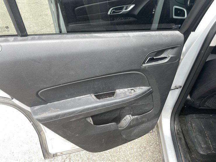 #1292-•-2015-gmc-terrain-awd-(has-wi-title)-(of)-image-37
