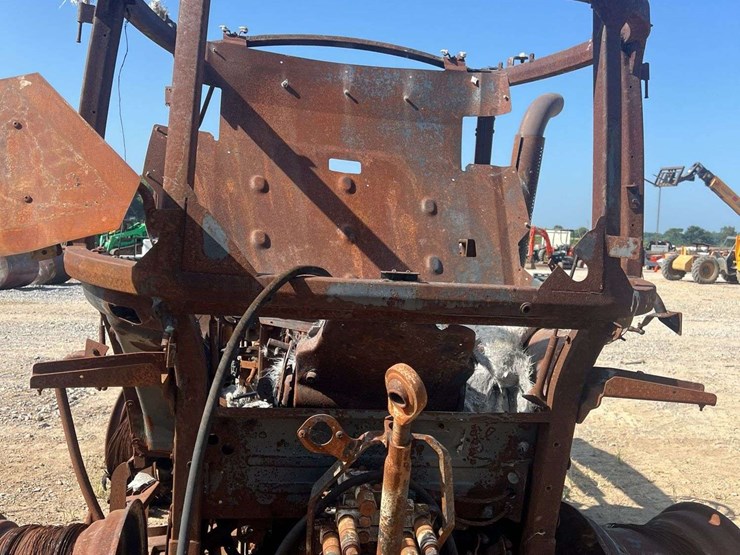 2013-new-holland-t4.95-image-16