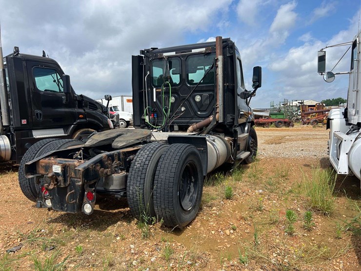 2015-freightliner-s/a-daycab-truck-*inop-image-4
