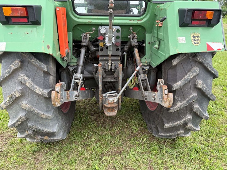 one-owner-fendt-305-lsa-with-loader-image-18