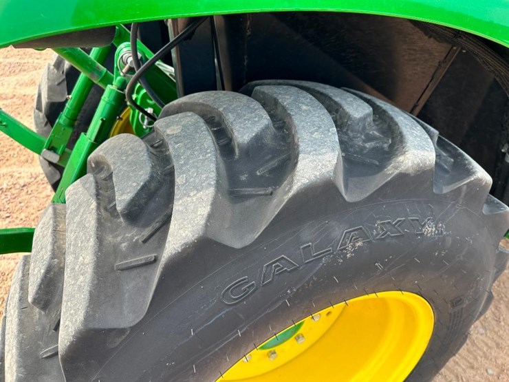 2018-john-deere-3033r-image-10