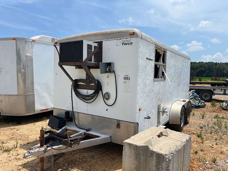 2007-wells-82"-x-16'-t/a-enclosed-trailer-image-1