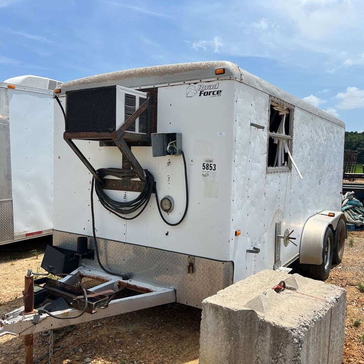 2007 Wells 82" X 16' T/A Enclosed Trailer