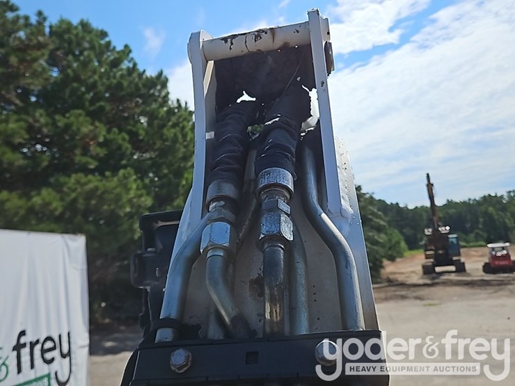 2021-bobcat-e35-image-46