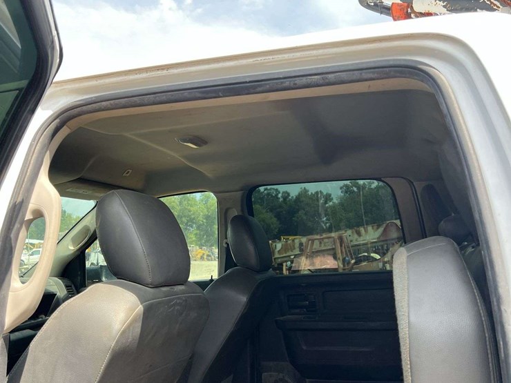 2018-dodge-ram-4500-image-27