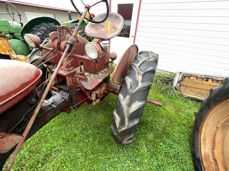 #6671-•-1946-ih-farmall-tractor-image-12