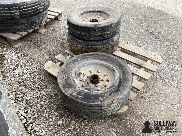 2775x375-14.5-tires-&-rims-image-5