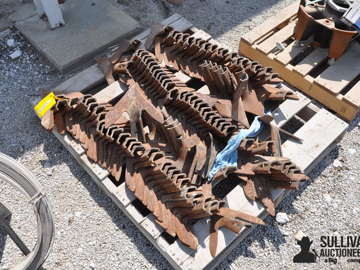 pallet-of-75-cultivator-shovels-image-2
