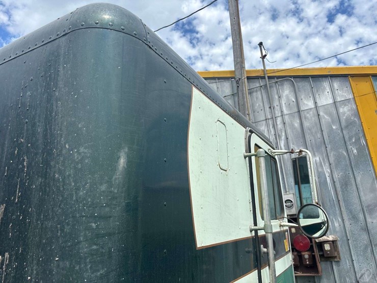 white-freightliner-cabover-semi-image-60