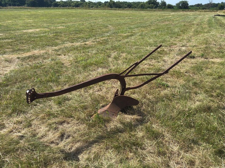 horse-drawn-potato-plow-image-1