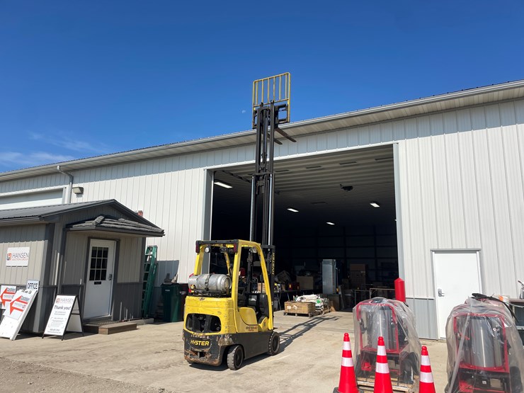 #6277-•-2011-hyster-40-lp-forklift-image-10