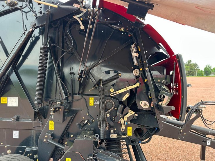 2019-case-ih-rb465-image-13